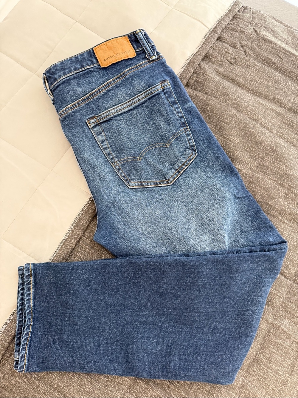American Eagle Outfitters Men's Two-Tone Blue Athletic Fit Jeans